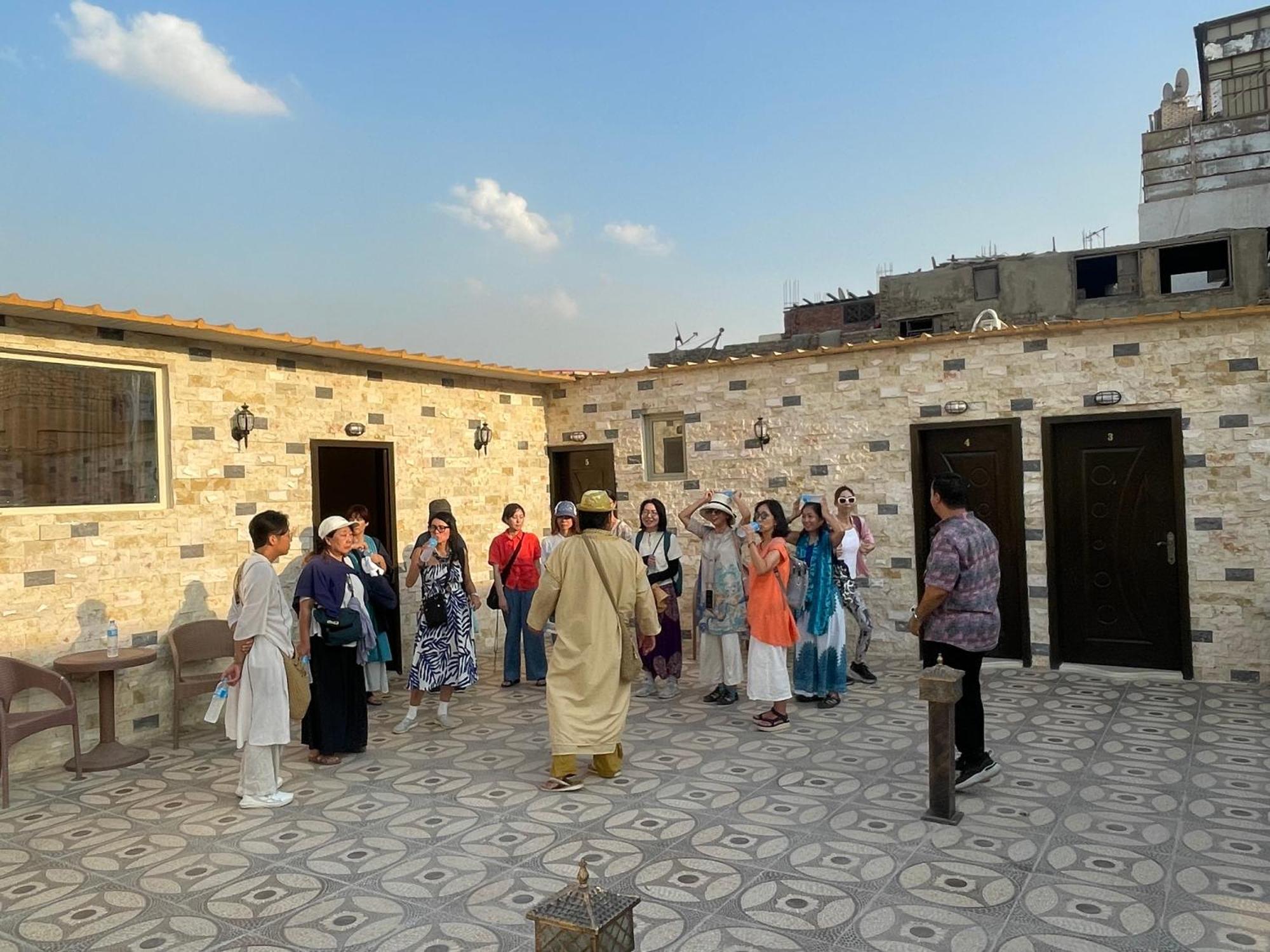 Sphinx Palace Pyramids View Inn Kafret el-Gabal Exterior foto